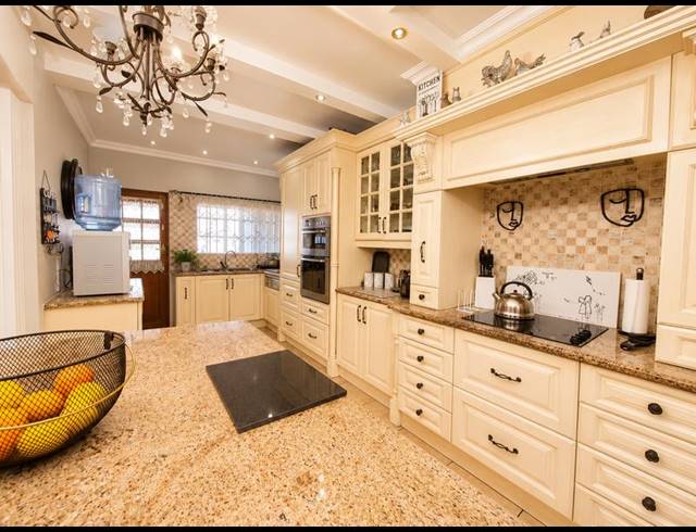 3 BEDROOM TOWNHOUSE FOR SALE IN THREE RIVERS